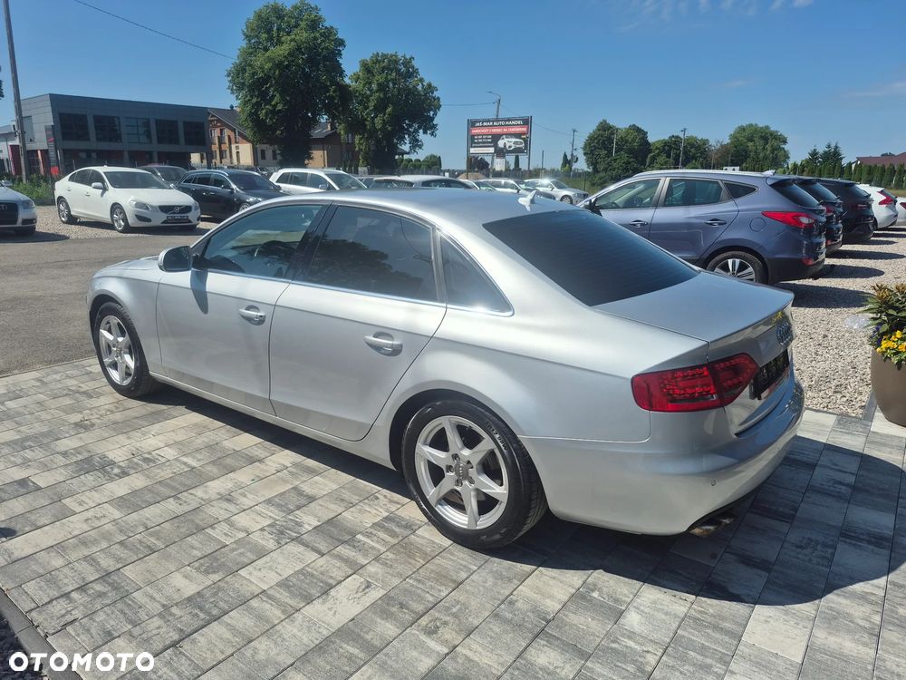 Audi A4 Limousine - 10