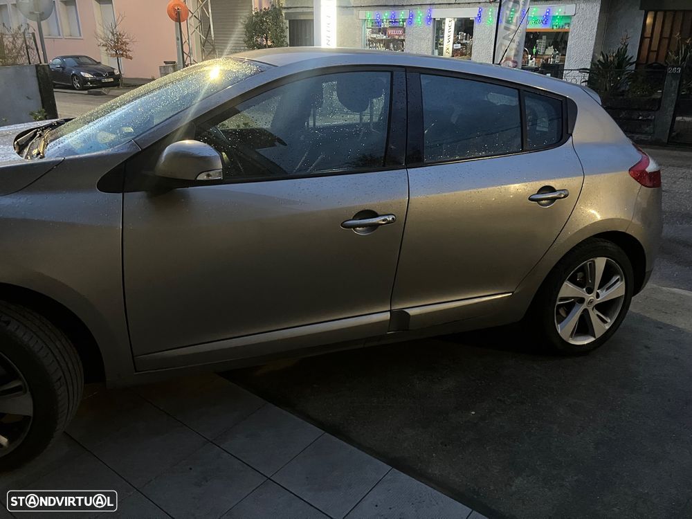 Renault Mégane 1.5 dCi Confort SS - 2