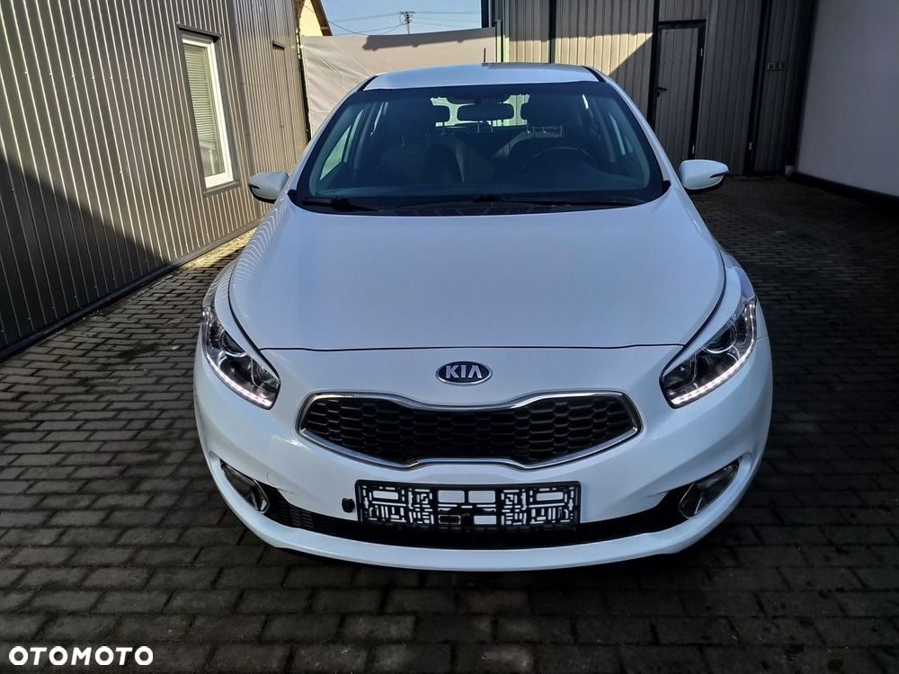 Kia Ceed - 11