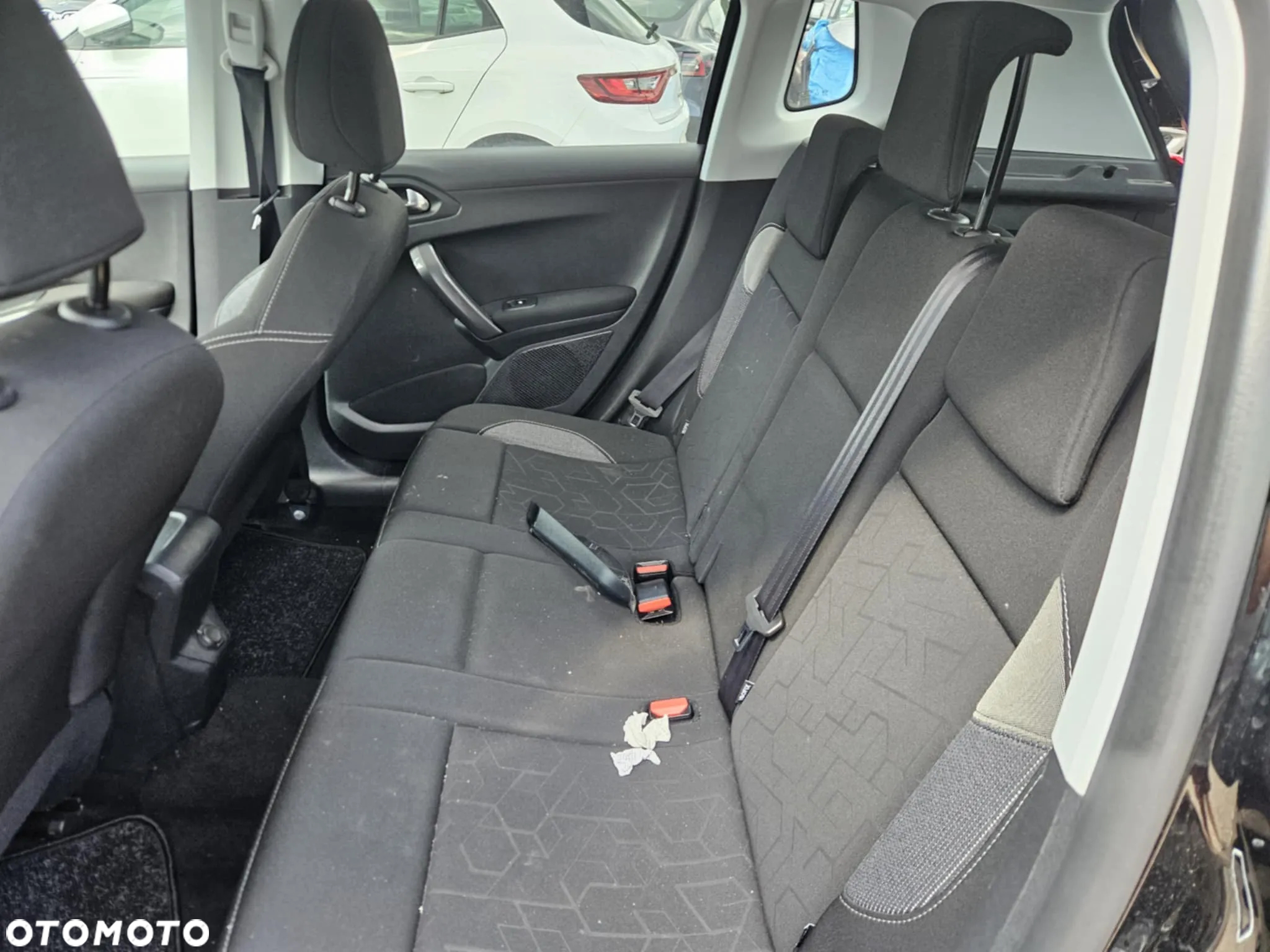Peugeot 2008 1.6 BlueHDi Style - 19