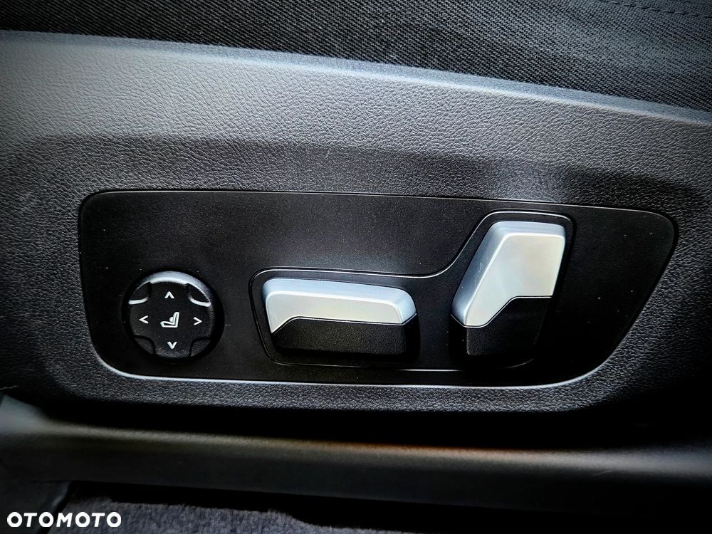 BMW X3 xDrive20i GPF Advantage - 24