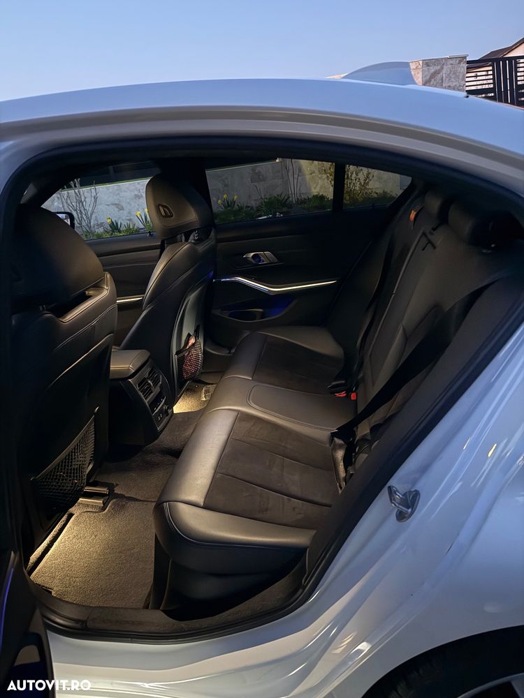 BMW Seria 3 320d Aut. M Sport - 10