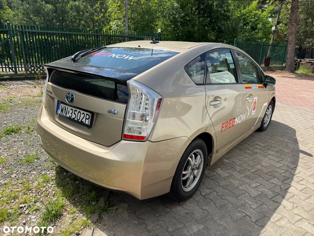 Toyota Prius - 3