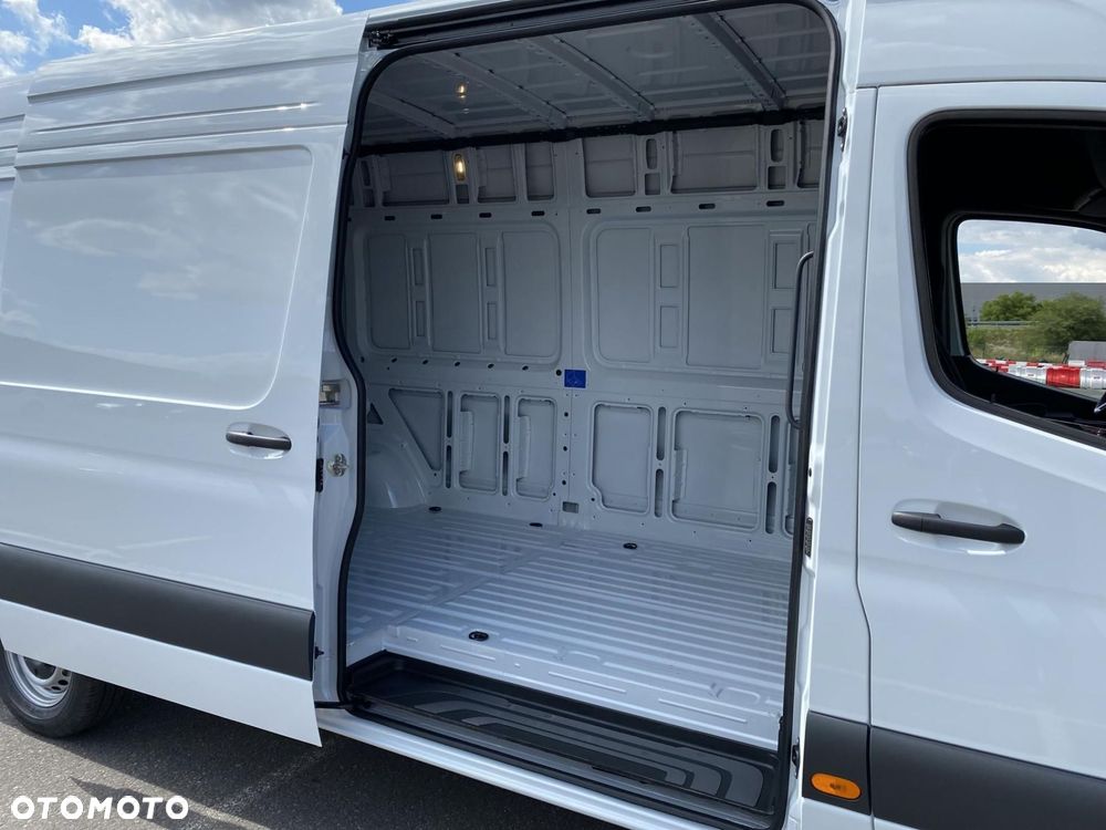Mercedes-Benz Sprinter - 18