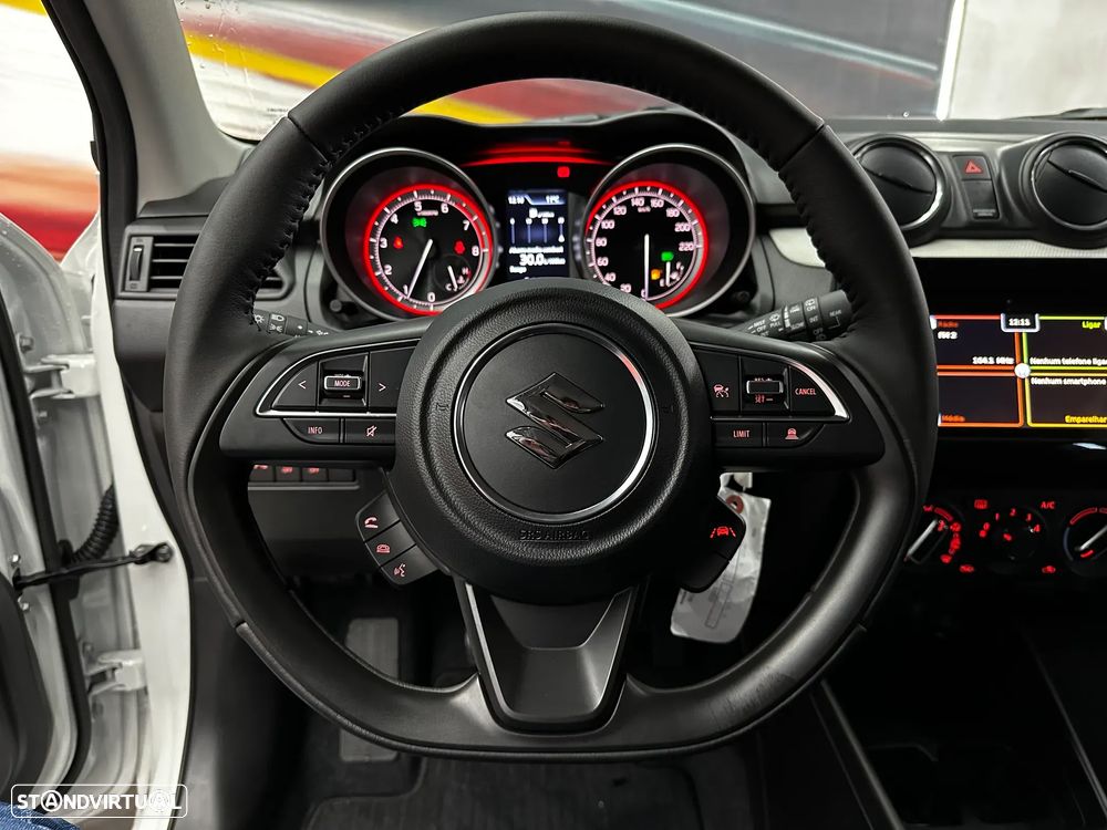 Suzuki Swift 1.2 Mild Hybrid GLX - 18