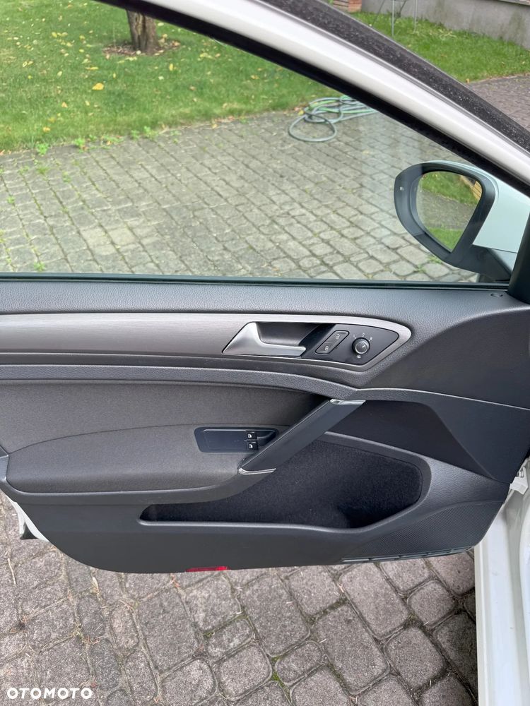 Volkswagen Golf 1.4 TSI BMT Comfortline DSG - 23