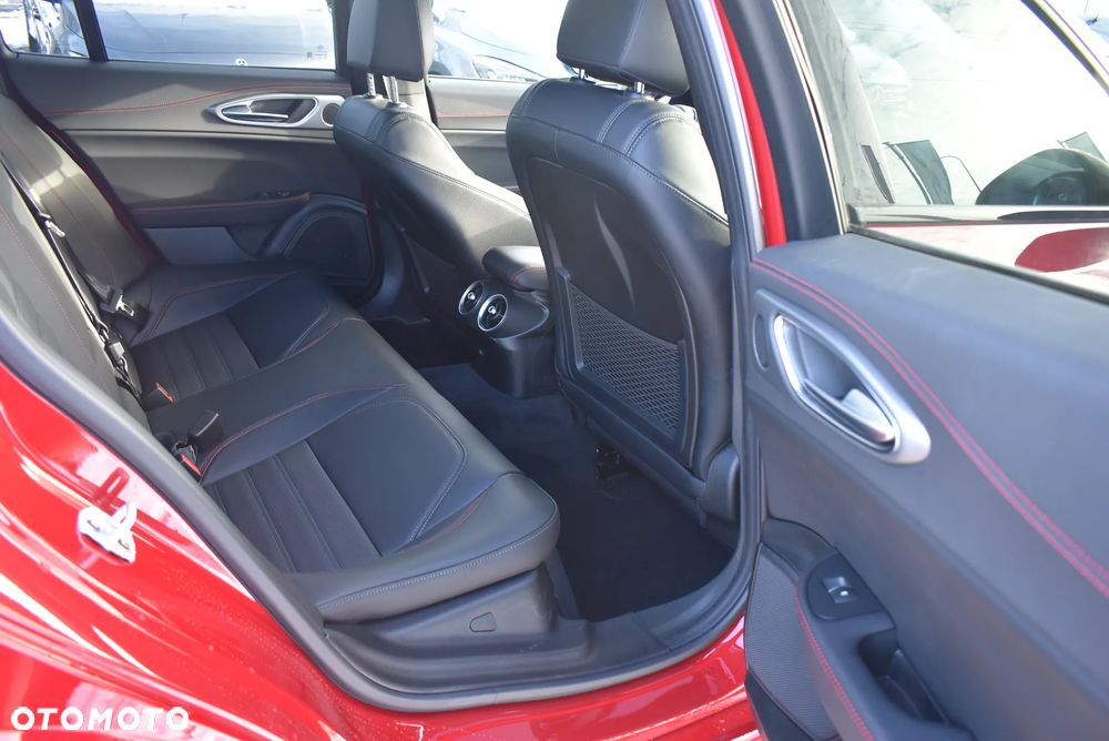 Alfa Romeo Giulia 2.0 Turbo Tributo Italiano Q4 - 15