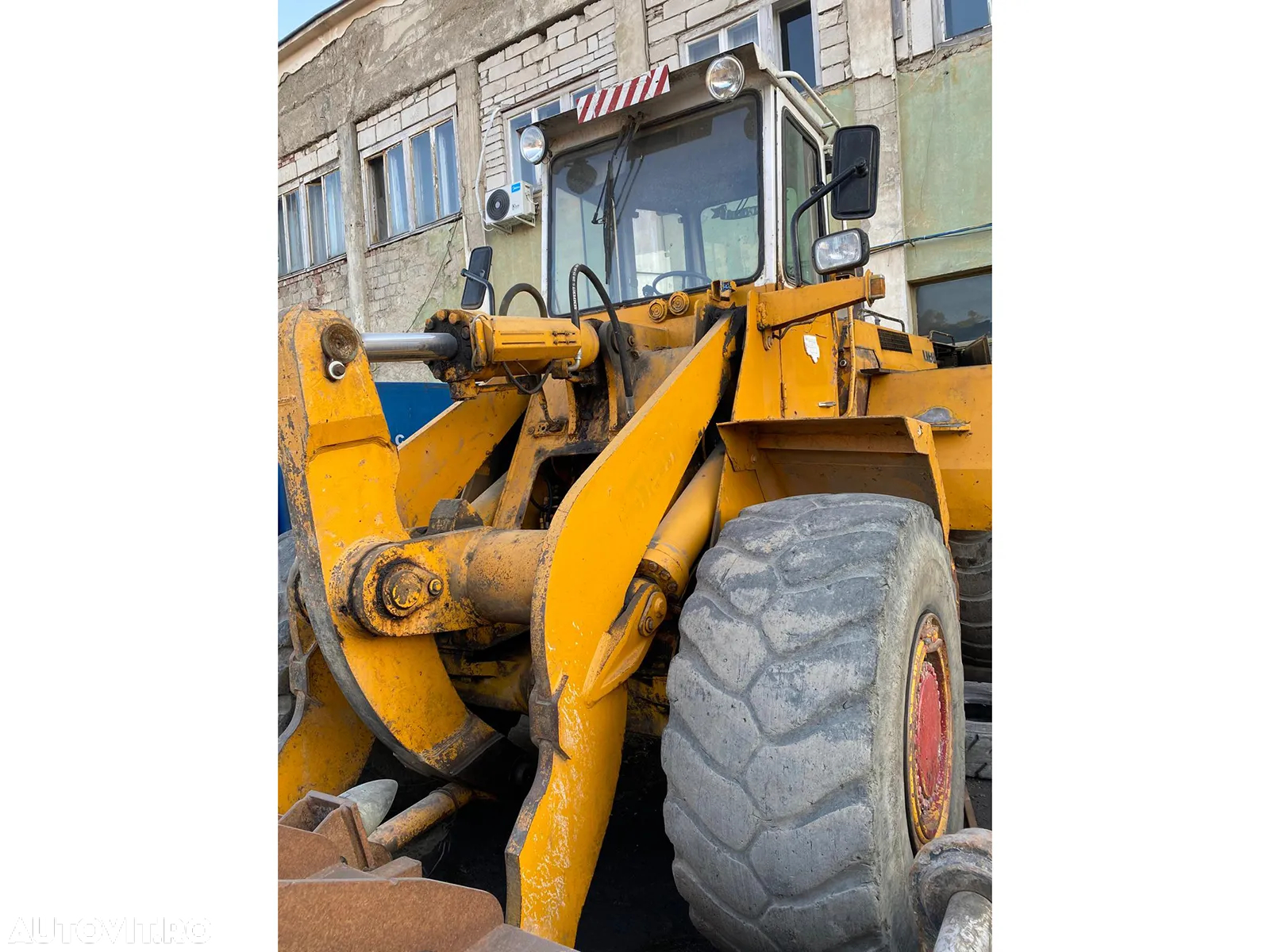 Liebherr L 551 - 2