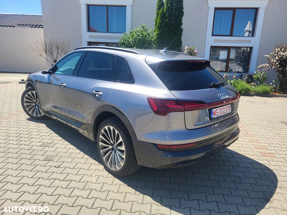 Audi e-tron quattro S - 4