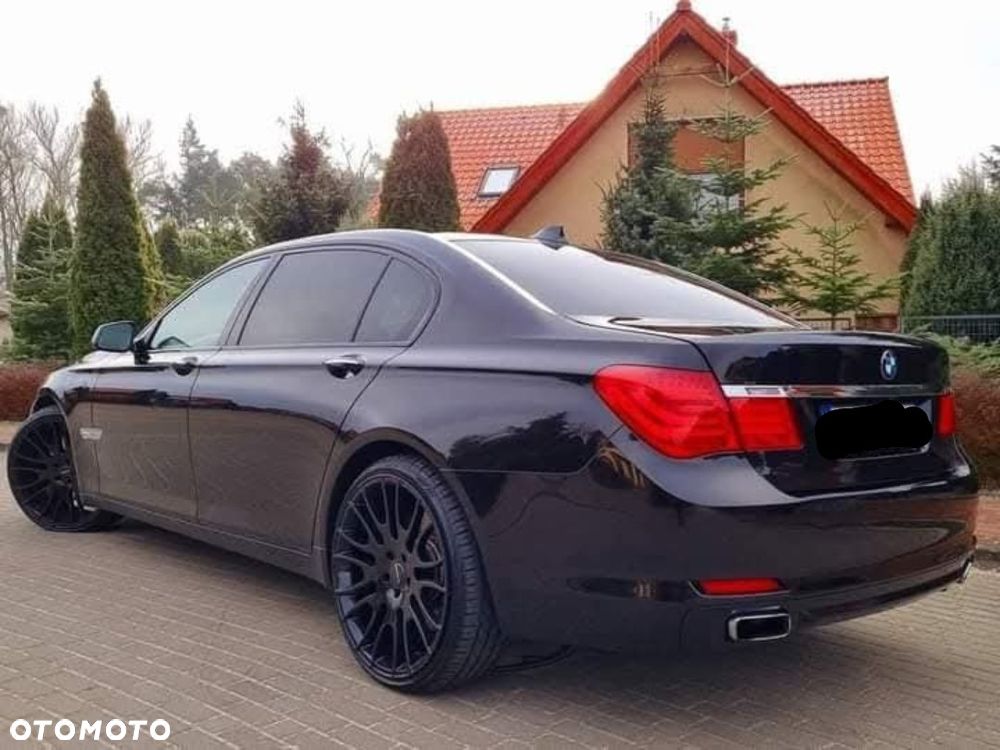 BMW Seria 7 750i L - 1