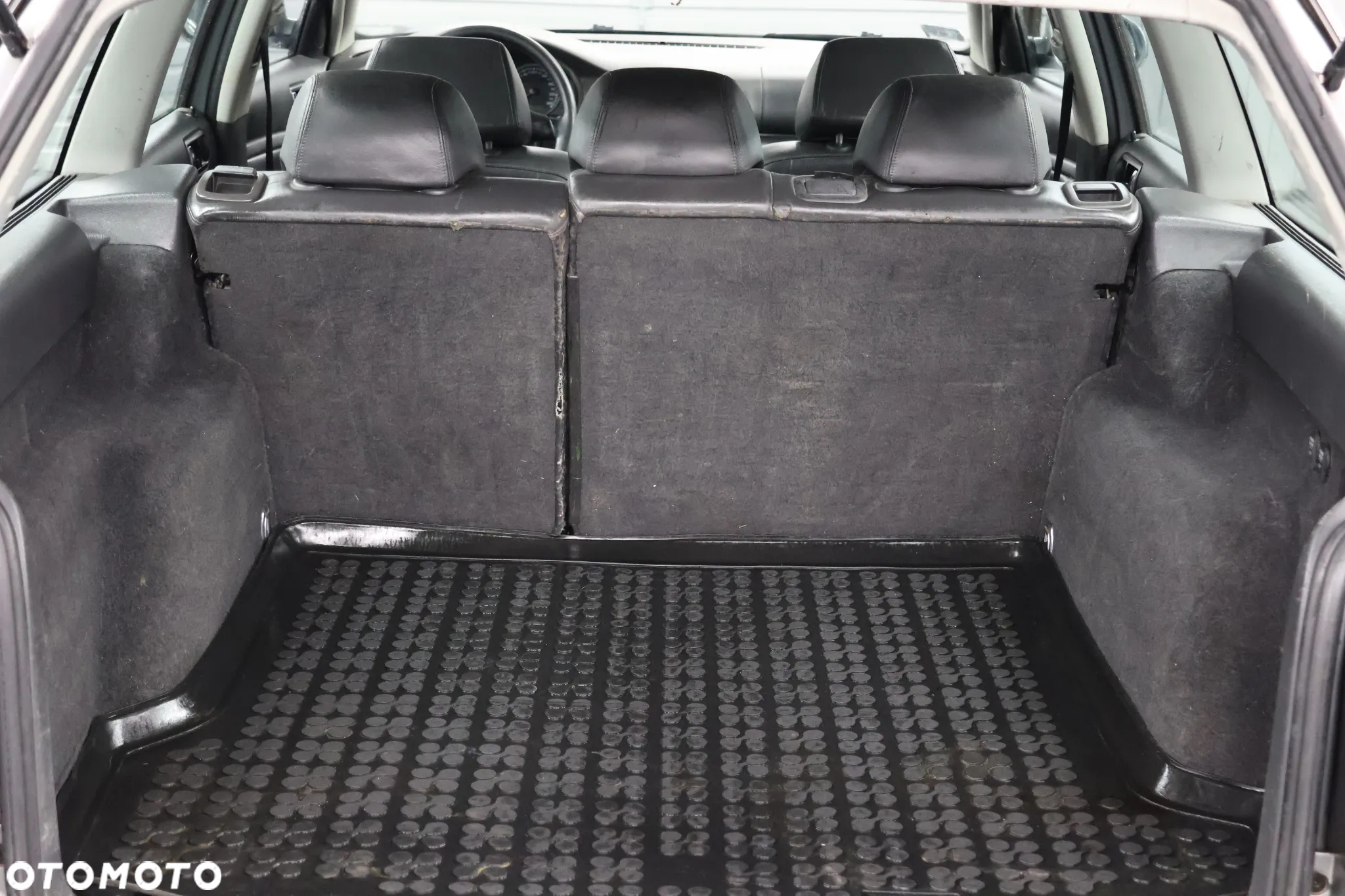 Volkswagen Passat 1.9 TDI Comfortline - 13