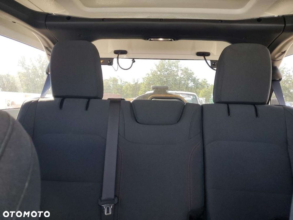 Jeep Wrangler - 11