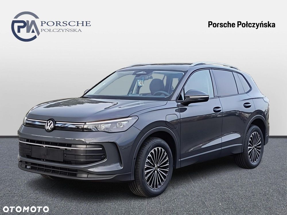 Volkswagen Tiguan - 1