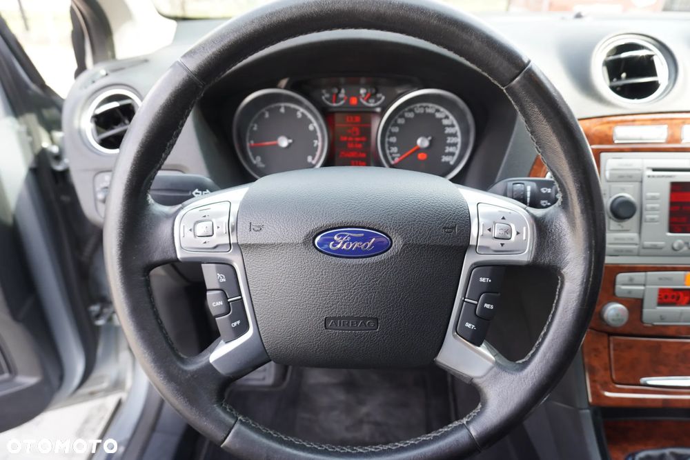 Ford Mondeo 2.0 Ghia X100 / X - 19
