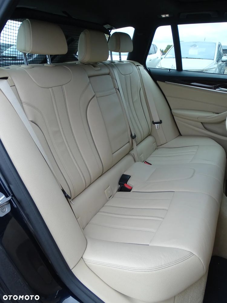 BMW Seria 5 530d xDrive M Sport sport - 32