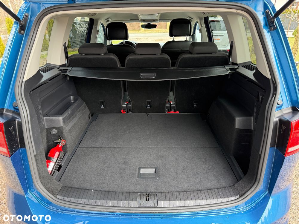 Volkswagen Touran - 25