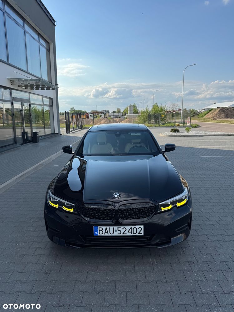 BMW Seria 3 330i xDrive Sport Line - 2