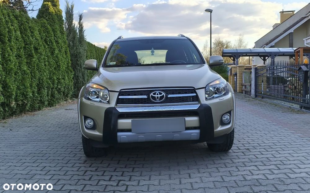 Toyota RAV4 - 1