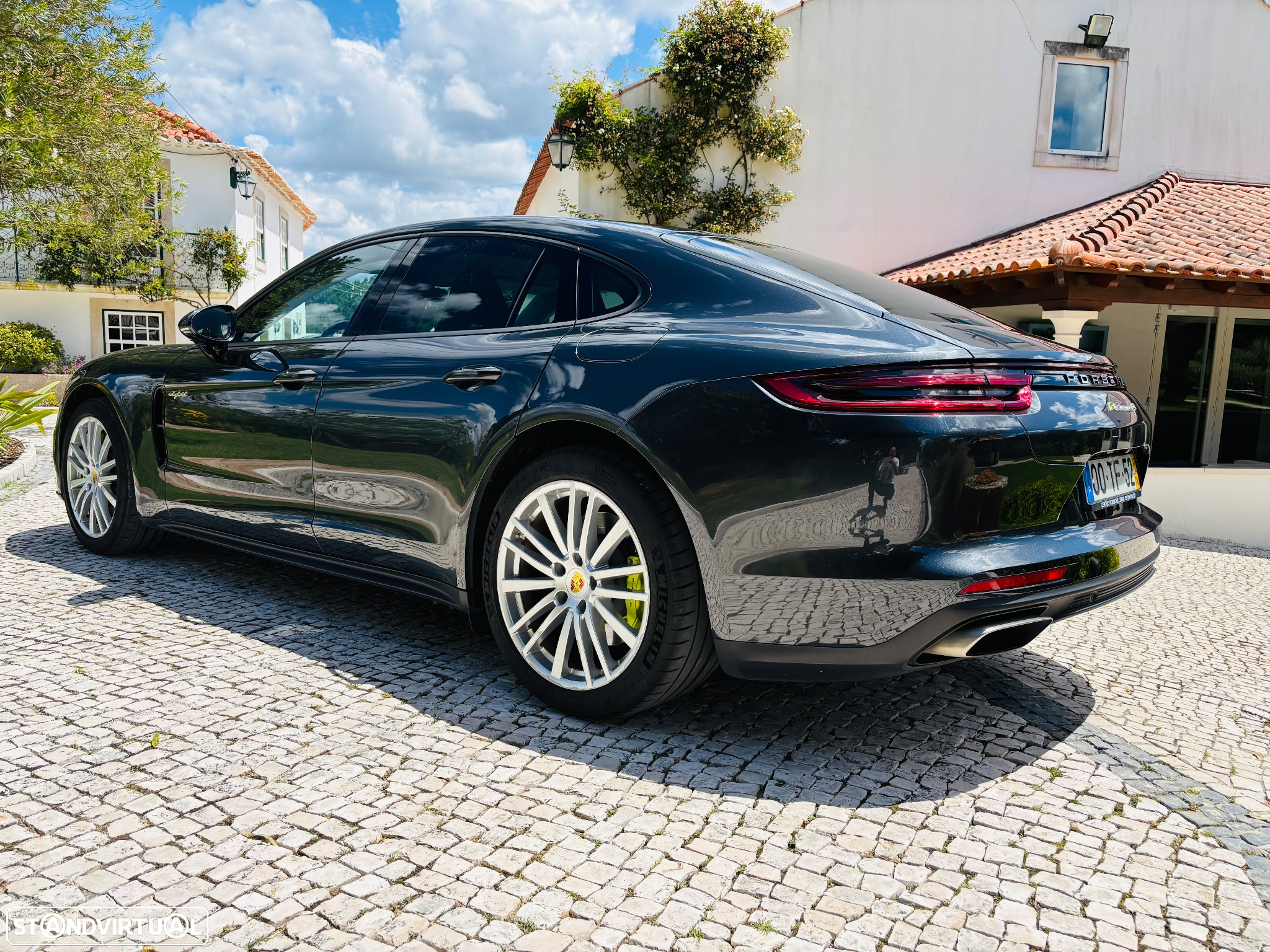 Porsche Panamera 4 E-Hybrid - 13