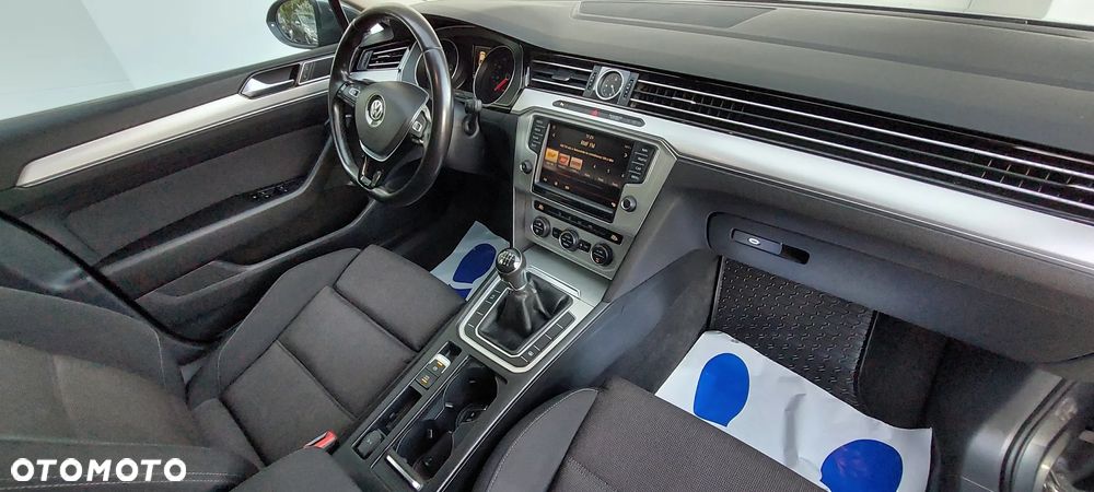 Volkswagen Passat 1.6 TDI BMT Comfortline - 31