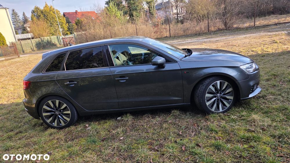 Audi A3 Sportback 1.6 TDI (clean diesel) S line Sportpaket - 3