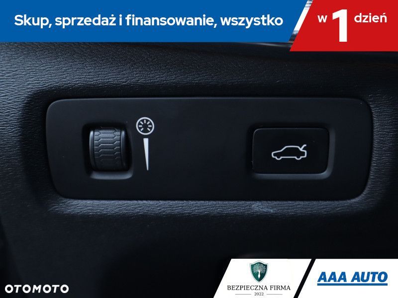 Volvo V90 Cross Country - 17