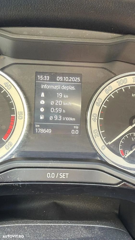 Skoda Superb 2.0 TDI DSG Style - 9