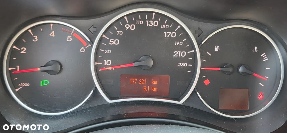 Renault Koleos dCi 150 FAP 4x2 Limited - 17
