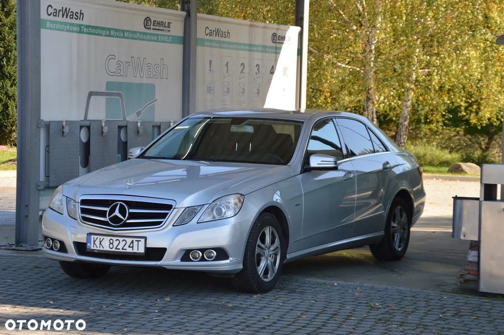 Mercedes-Benz Klasa E 200 CGI BlueEff Elegance - 9