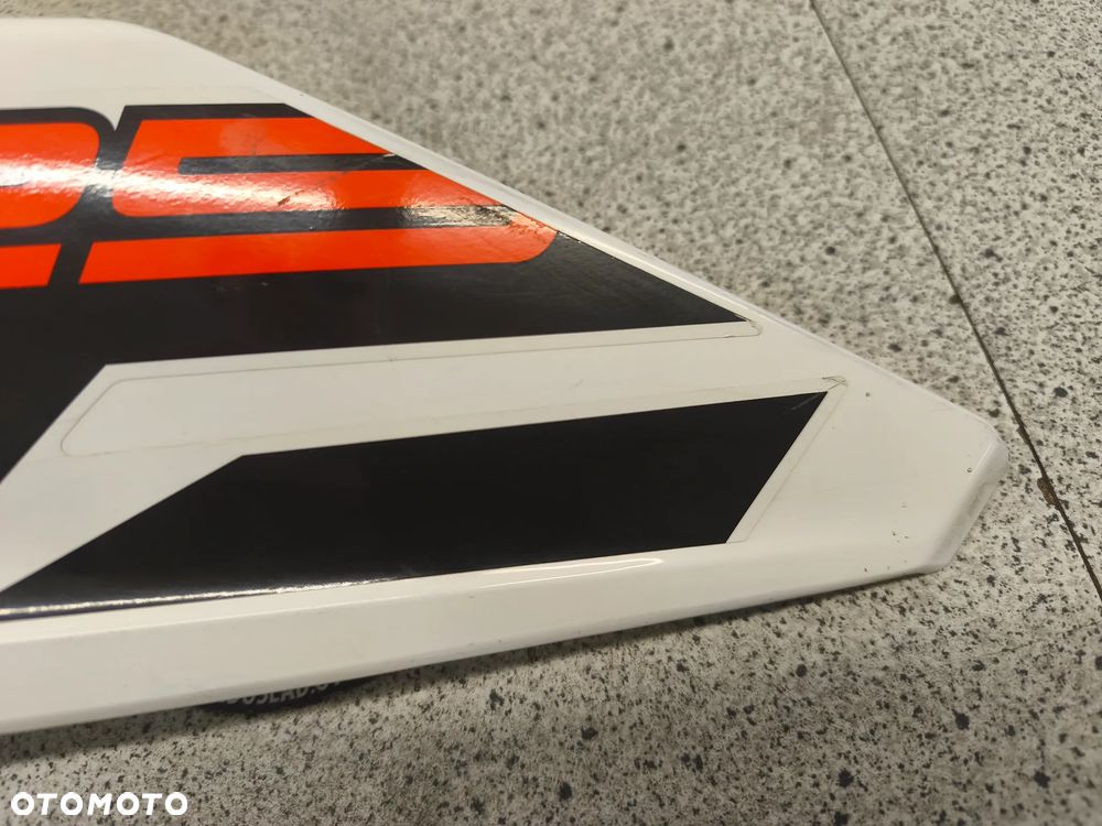 Owiewka, osłona, bok, boczek KTM 125 Duke - 5