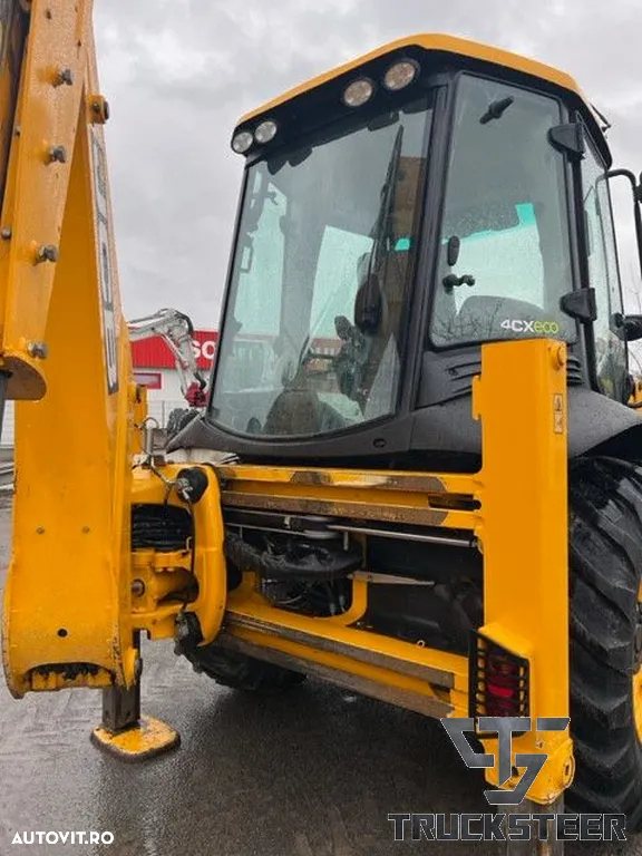 JCB 4CX - 8