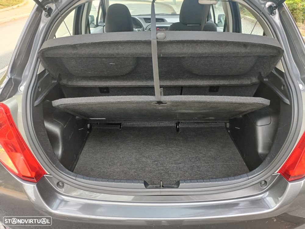 Toyota Yaris 1.4 D-4D High Pack+NAVI - 13
