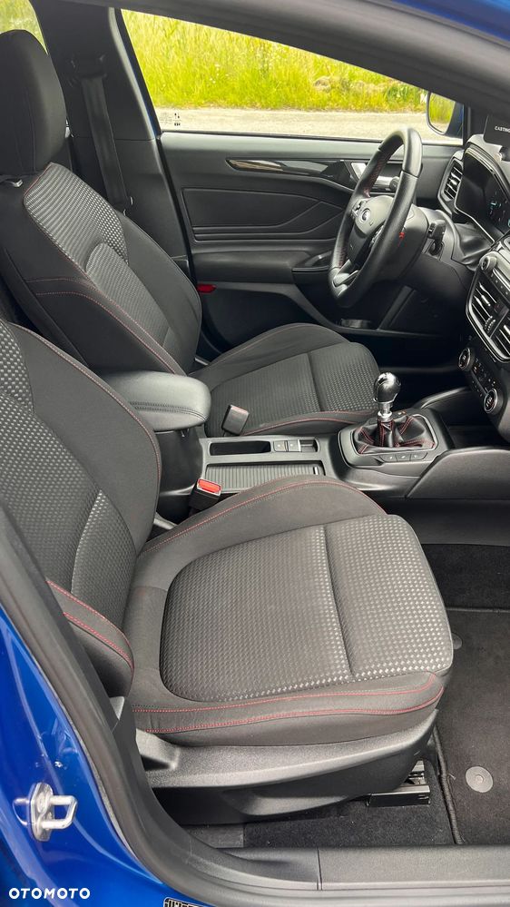Ford Focus 1.0 EcoBoost mHEV ST-Line - 21