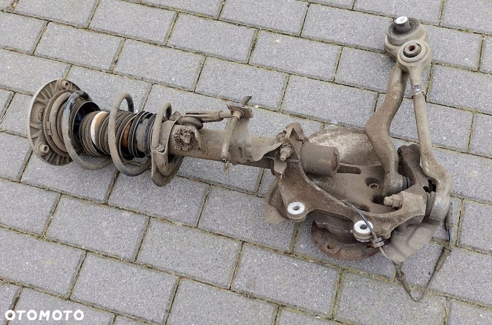 bmw 4 f36 gran coupe 14-17 2.0 diesel lewa zwrotnica kolumna mcpherson - 2