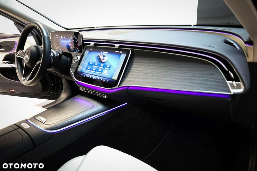 Mercedes-Benz Klasa E - 27