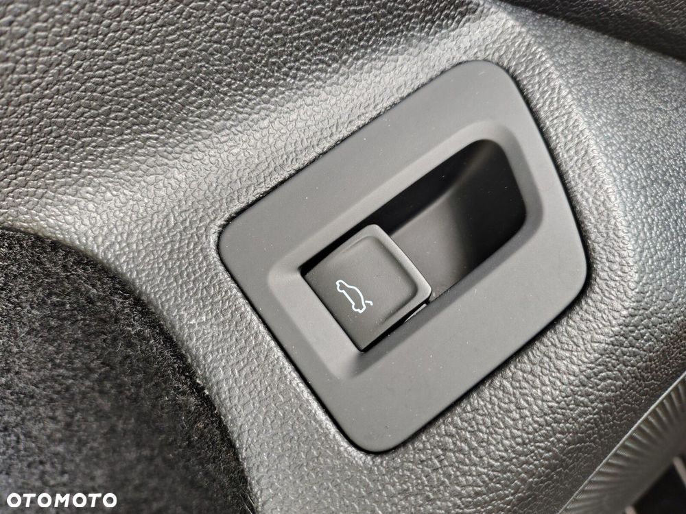 Volkswagen Passat - 33