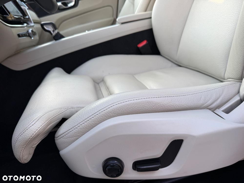 Volvo XC 60 D4 Momentum Pro - 6