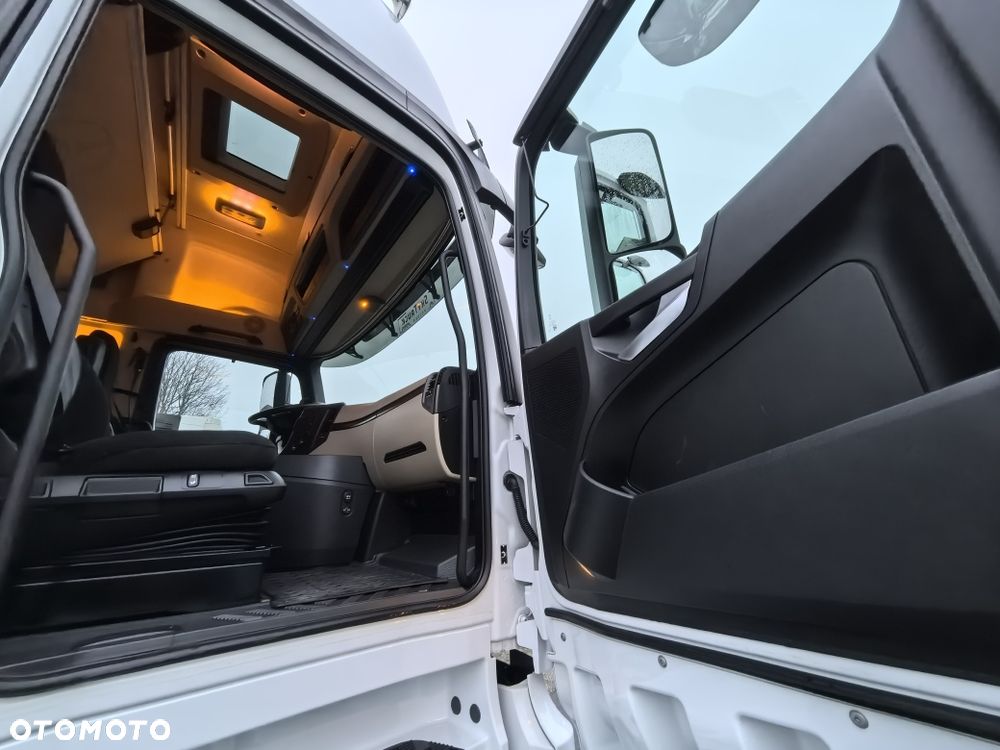 Mercedes-Benz Actros L 1851 LSnRL * Olejowy Retarder * GigaSpace * 2 zbiorniki * LED * - 29