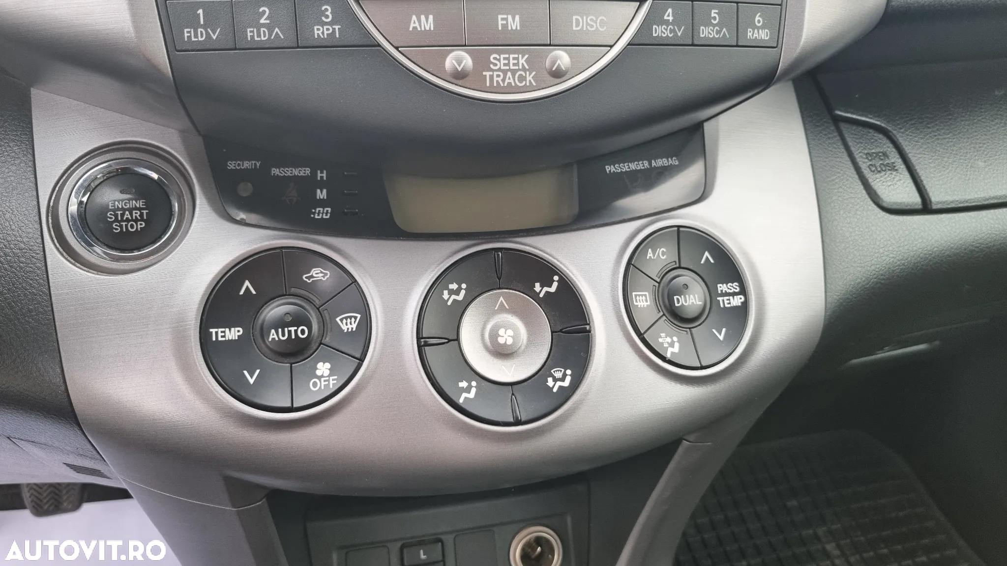 Toyota RAV4 2.2L D-CAT M/T Luxury - 18