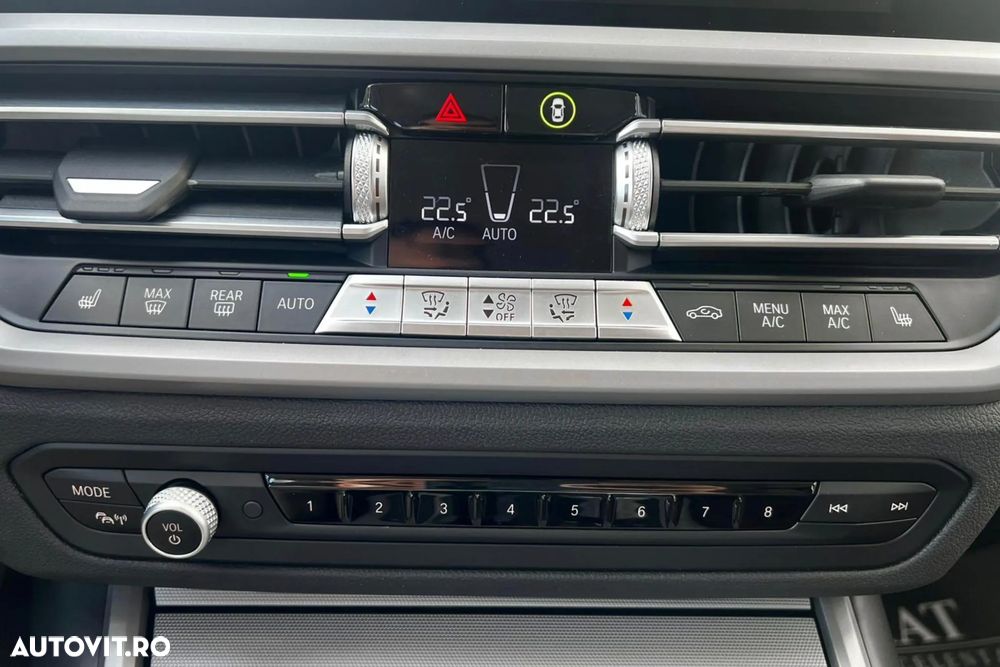 BMW Seria 3 330e xDrive Aut. - 25