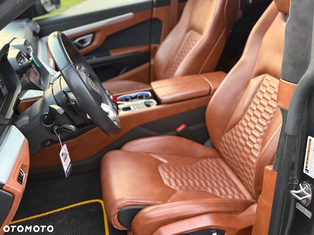 Lamborghini Urus Standard - 15