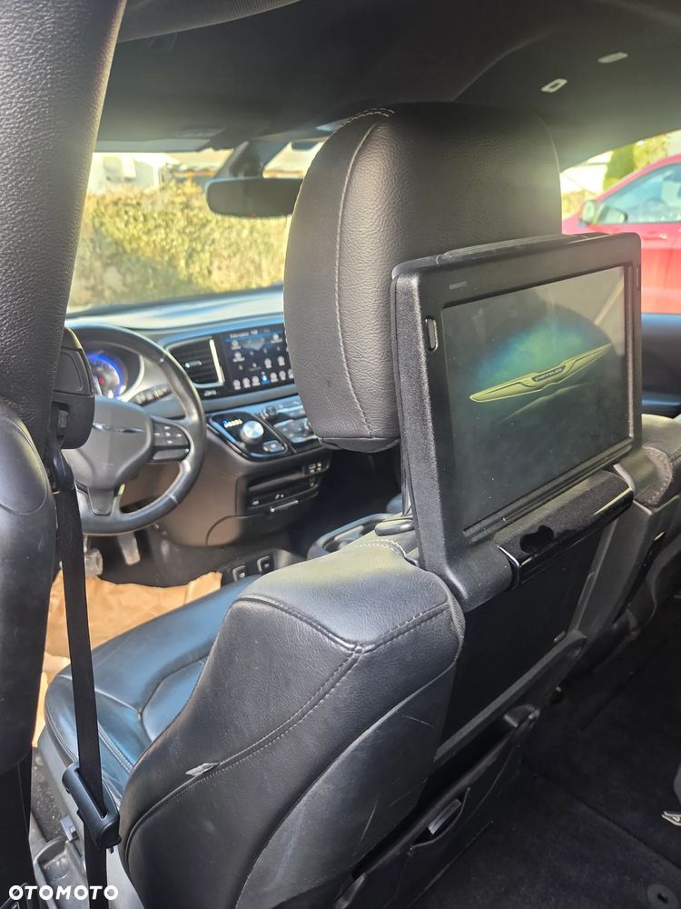 Chrysler Pacifica - 37