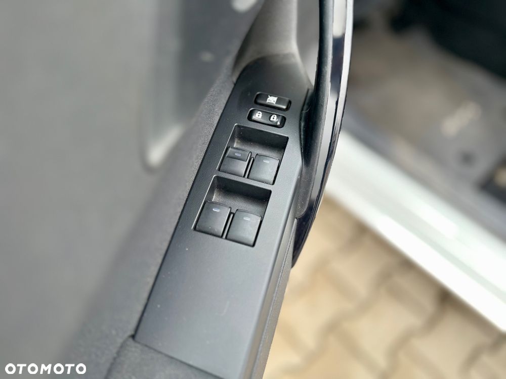 Toyota Auris 1.6 D-4D Design Edition - 18