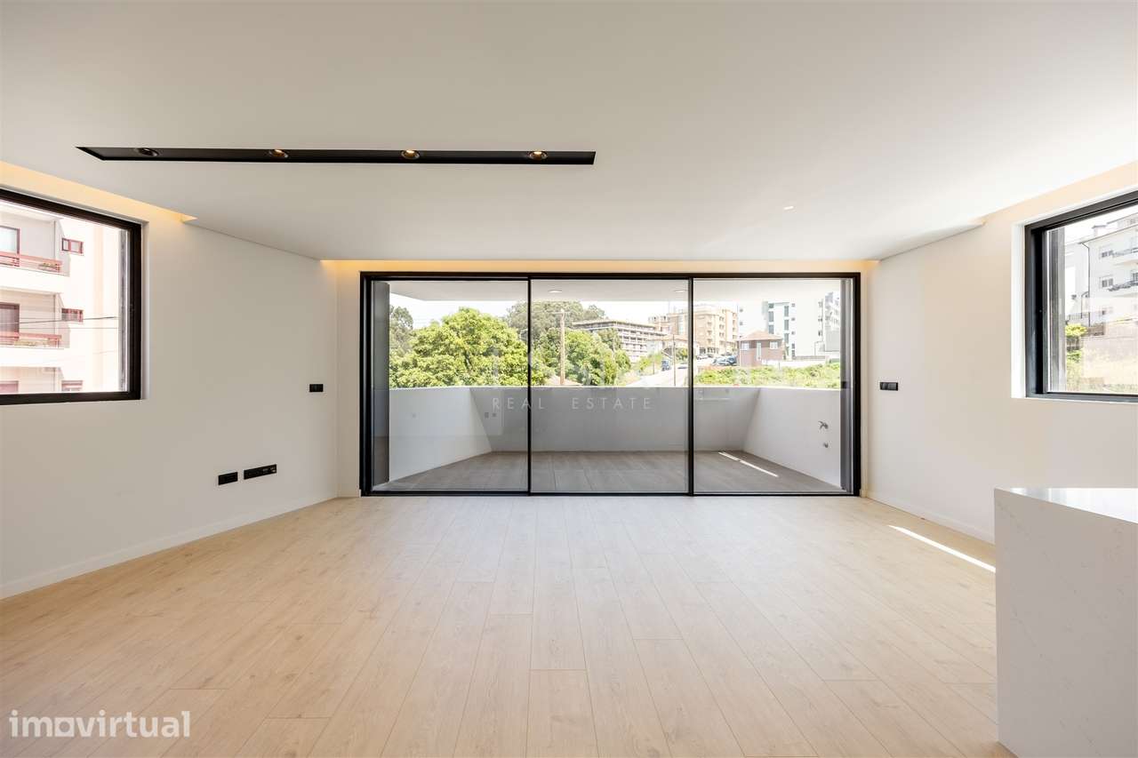Apartamento T1 com terraçono Edifício Bismark - Grande imagem: 5/19