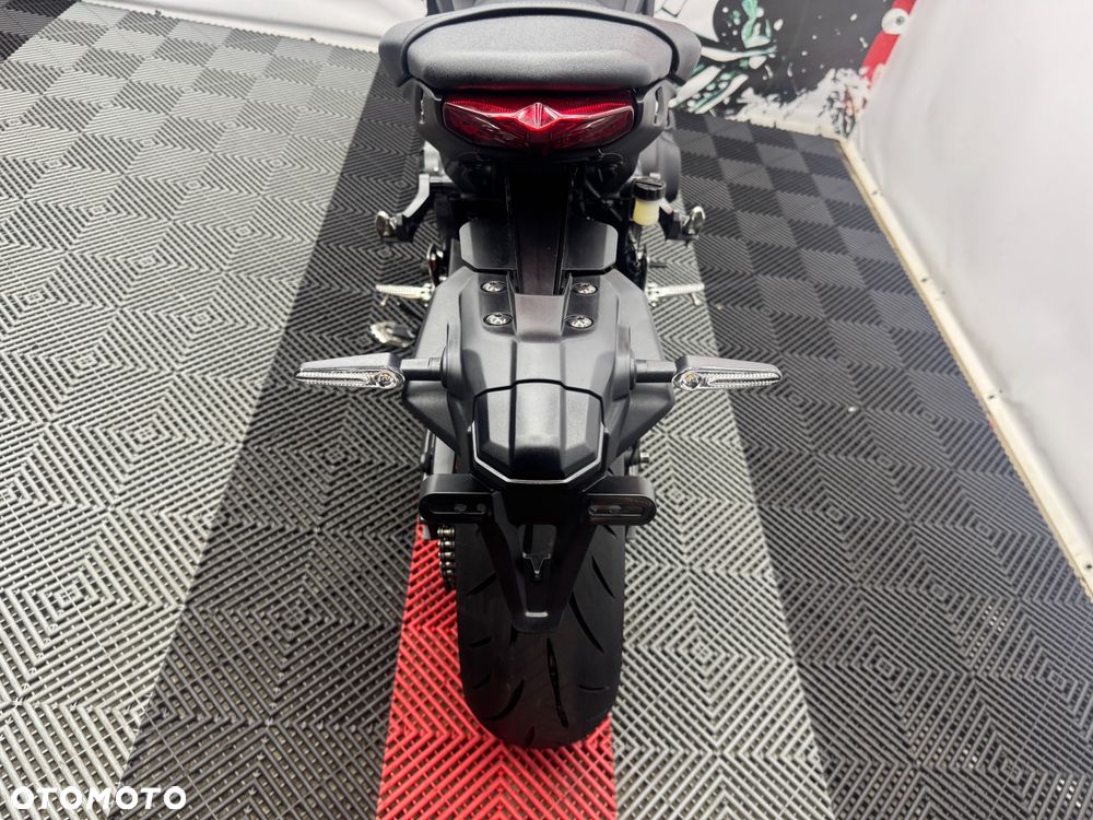Yamaha MT - 21