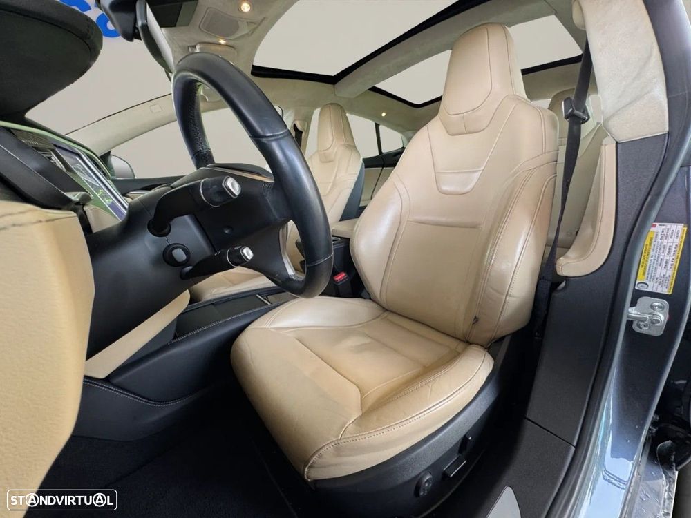 Tesla Model S - 19