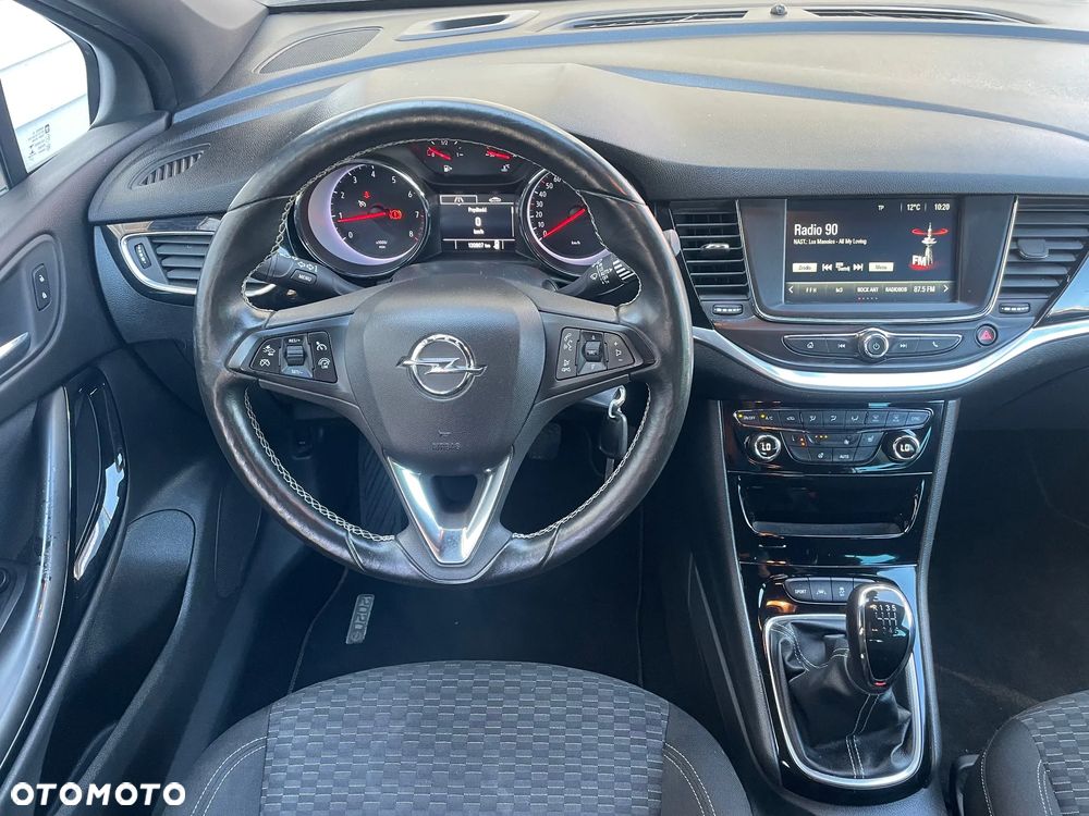 Opel Astra 1.4 Turbo Innovation - 11