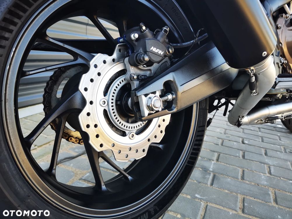 Honda CB - 8