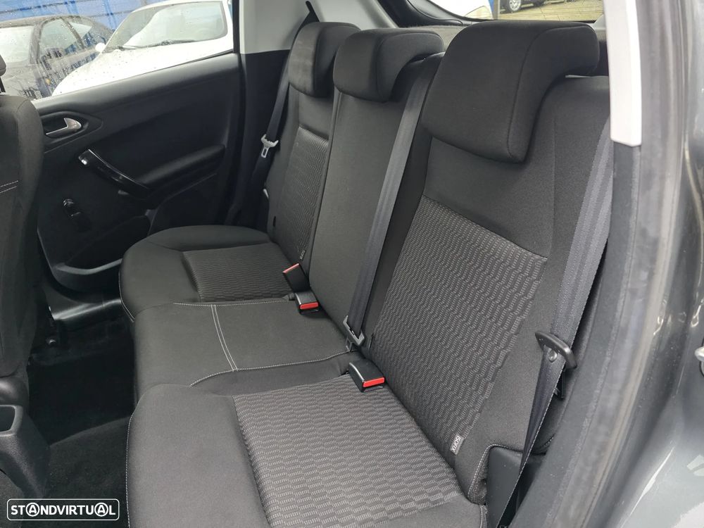 Peugeot 208 1.2 PureTech Style - 12