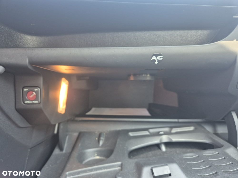 Peugeot 207 75 Urban Move - 38
